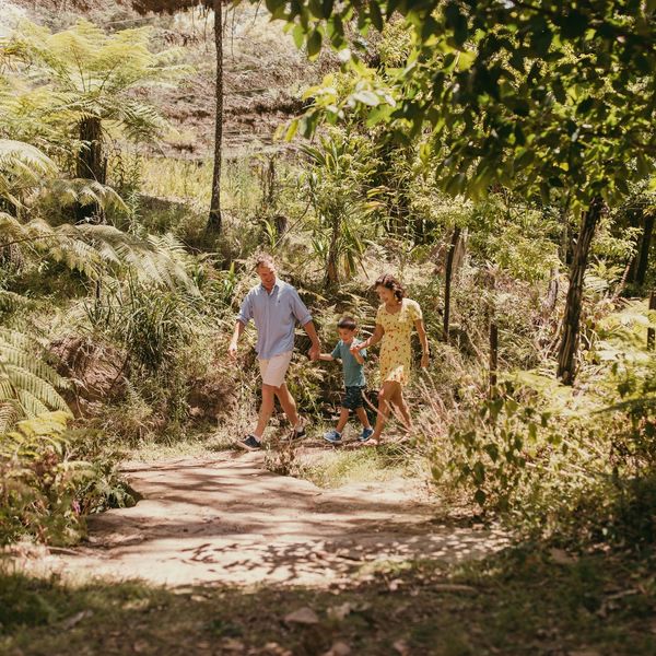 Family exploring Burrendong Botanic Garden and Arboretum