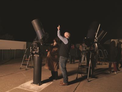 Dubbo Observatory night sky viewing through 9 telescopes