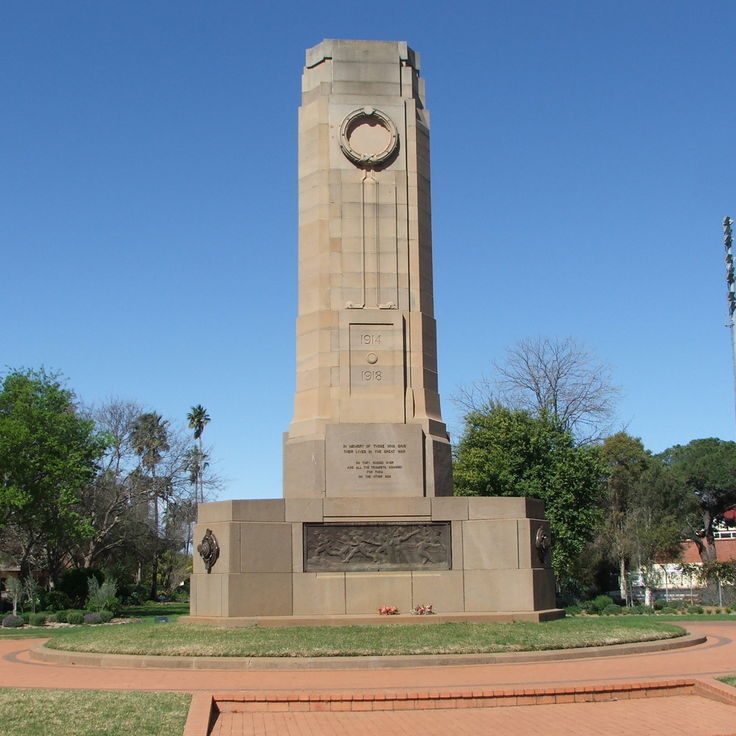 Victoria Park Monuments 001