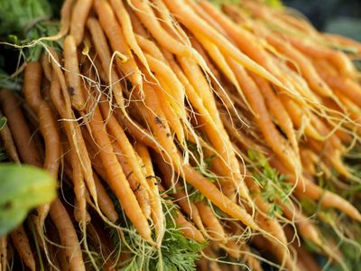 VISIT BUSINESSLISTING Dubbo Farmers Market Carrots CREDIT Destination NSW