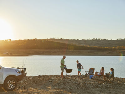 VISIT ATTRACTIONS Lake Burrendong Enjoy A Family BBQ On The Shores Of Lake Burrendong