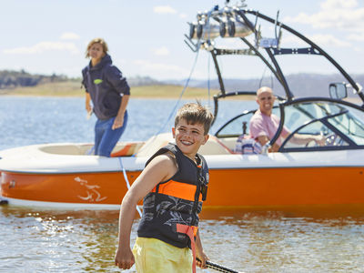 VISIT ATTRACTIONS Lake Burrendong Lake Burrendong Is A Water Sports Lovers Paradise