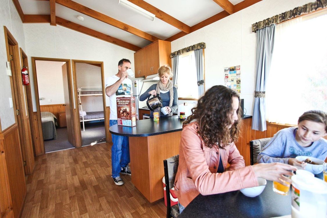 10,000 beds in a 2 hour radius of Dubbo