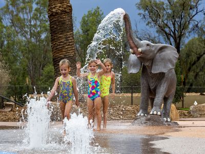 VISIT BUSINESSLISTING TWPZ Zoo Cafe Waterhole