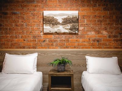 VISIT BUSINESSLISTING Wellington Caves Caravan Park Room