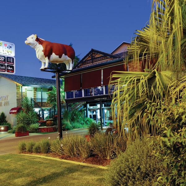 Accommodation - Cattleman's Country Motor Inn And Serviced Apartments