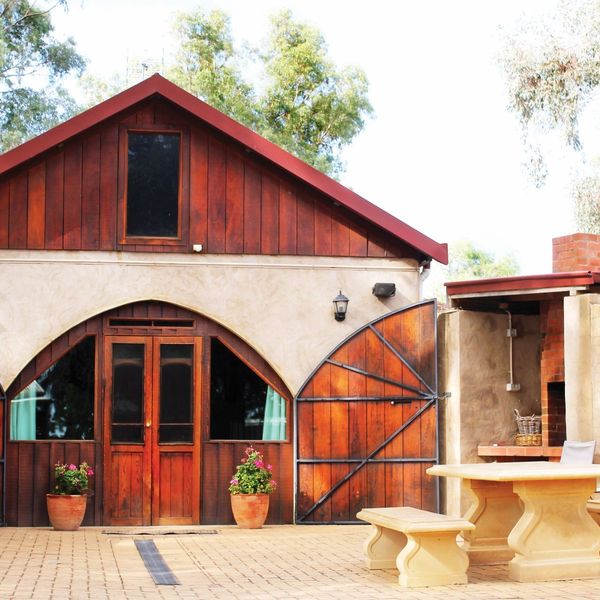 Accommodation - Outback Cellar Dubbo