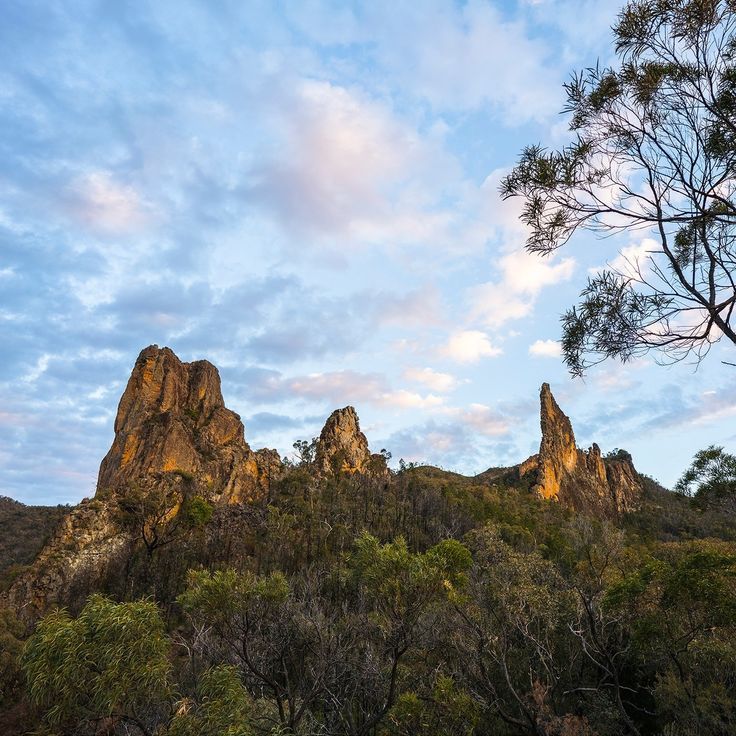The Iconic Breadknife Volcanic Rock Formation In The Warrumbungle National Park - Image Credit: Destination NSW