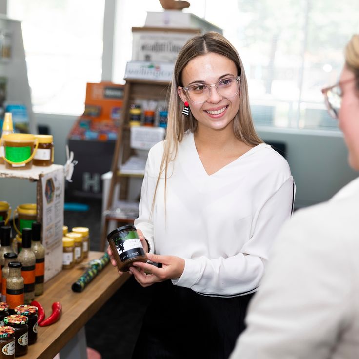 You’re guaranteed a friendly smile and a wealth of information when you stop in and see the teams at one of our Region’s Visitor Information Centres.